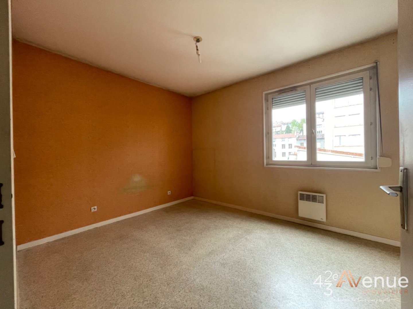 Appartement traversant T3 avec Balcon et Garage - ST ETIENNE VIVARAIZE - 63.49 m2 - VENDU