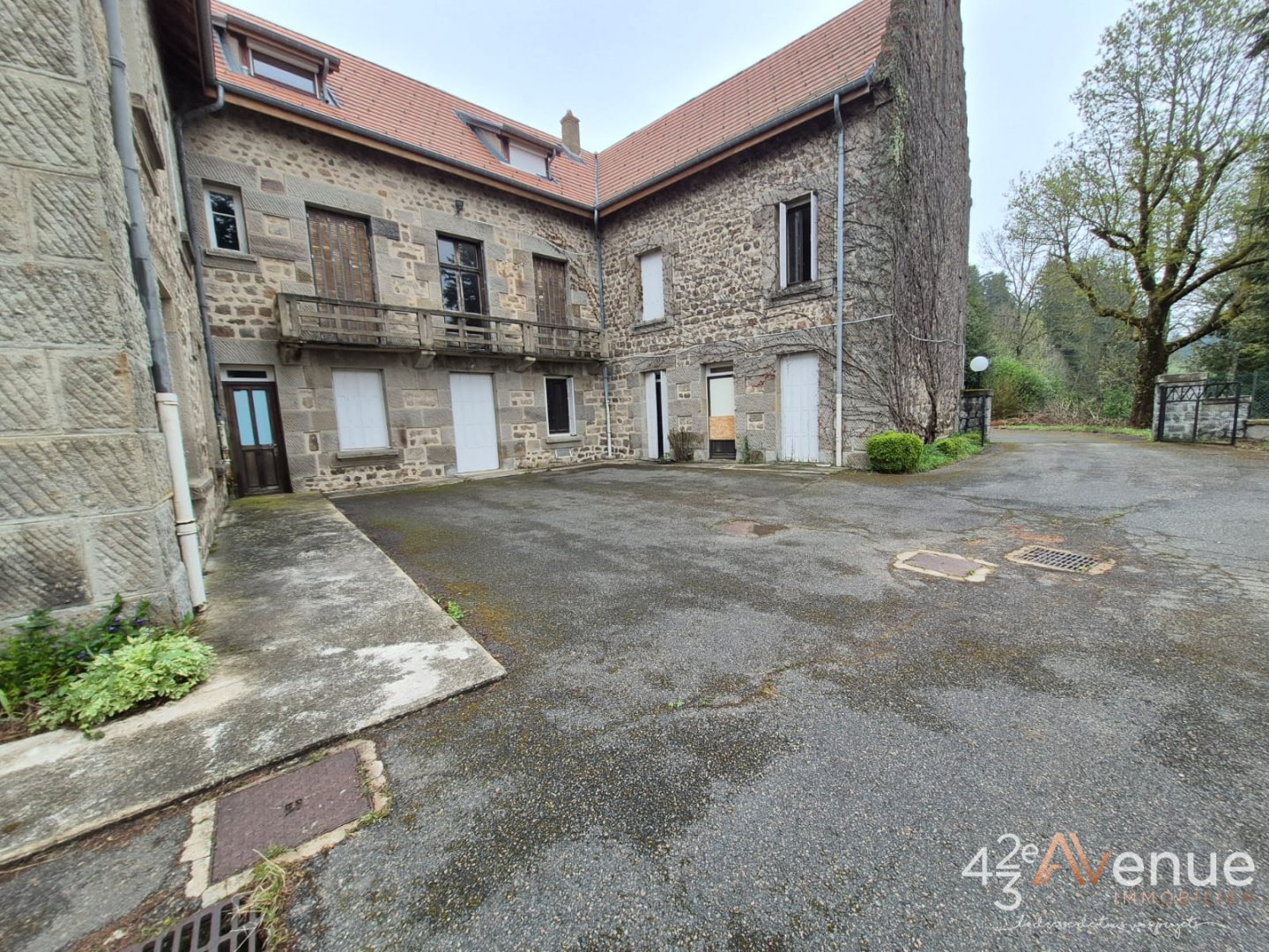 APPARTEMENT T3 A VENDRE - ST GENEST MALIFAUX - 72.9 m2 - 66000€