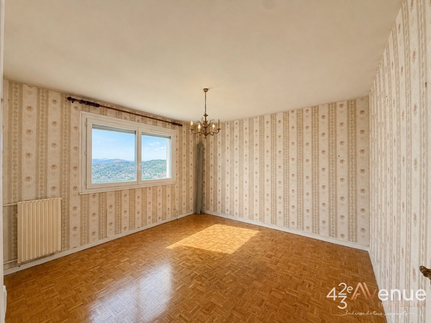 APPARTEMENT T3 A VENDRE - VILLARS - 84.85 m2 - 75 000 &euro;
