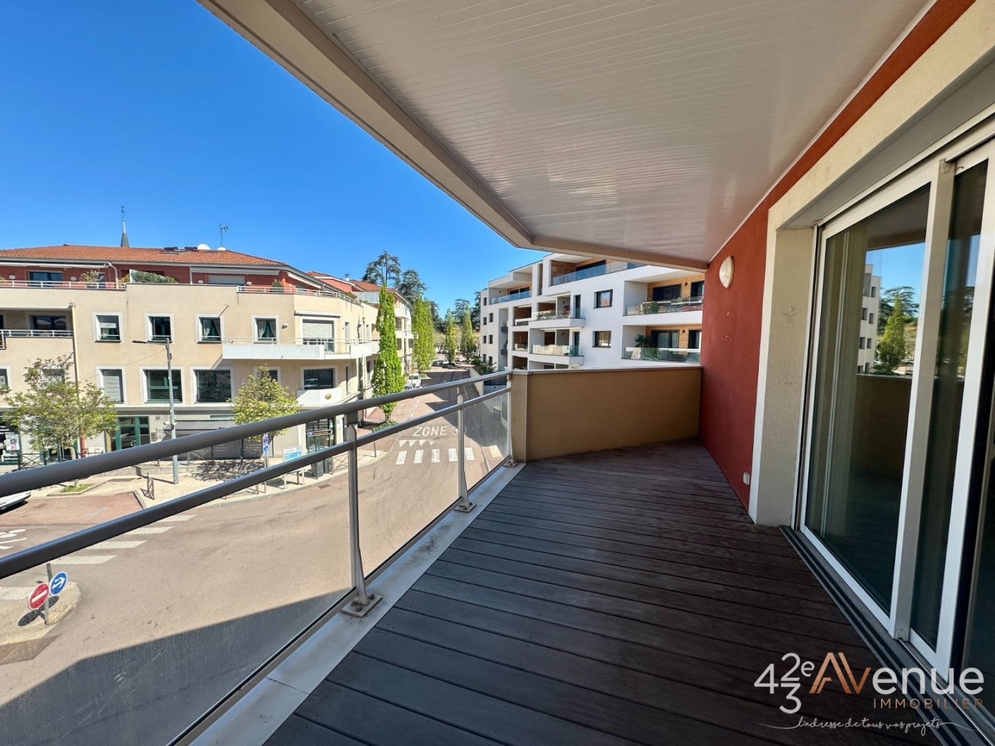 4 pièces avec Terrasse et Garage A LOUER - ANDREZIEUX BOUTHEON Place du Forez - 92.67 m2 - 990 &euro; charges comprises par mois