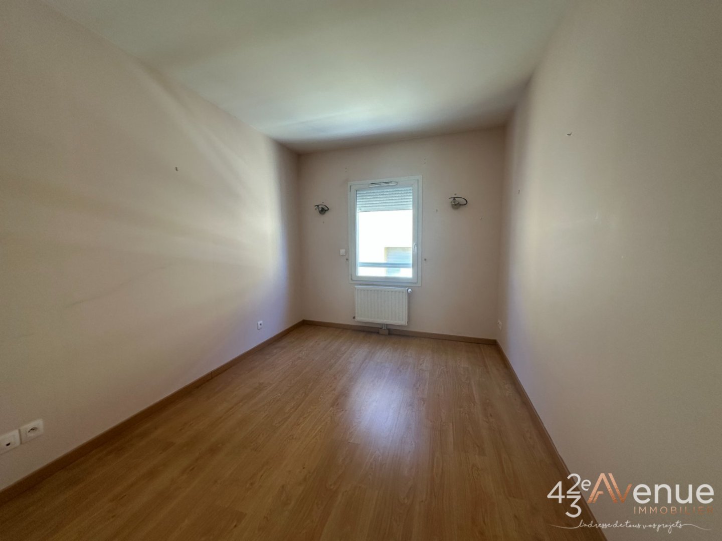 4 pièces avec Terrasse et Garage A LOUER - ANDREZIEUX BOUTHEON Place du Forez - 92.67 m2 - 990 &euro; charges comprises par mois