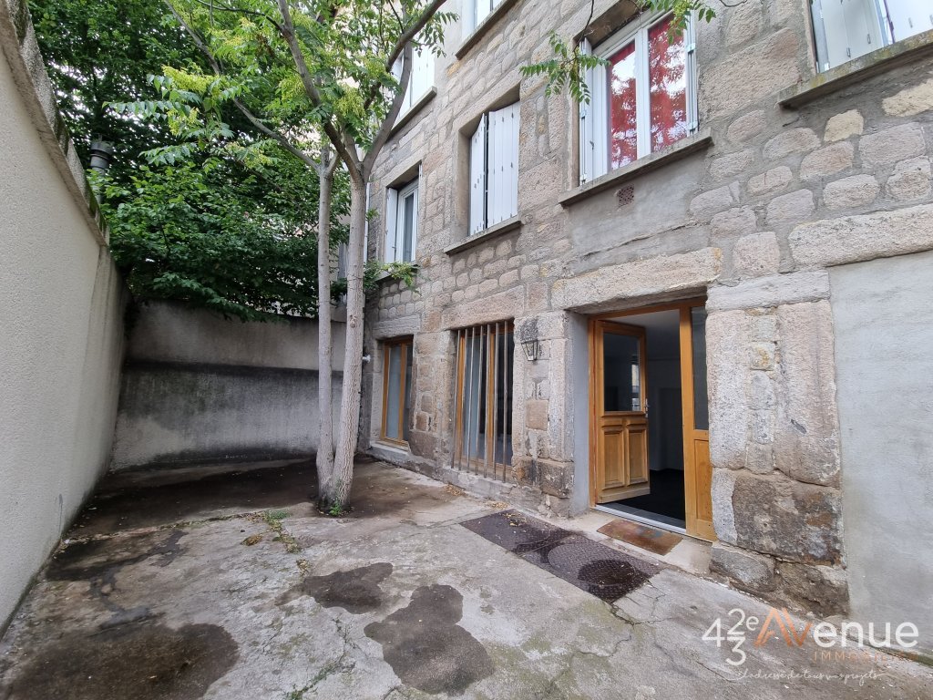 APPARTEMENT T4 A LOUER - ST ETIENNE BAS FAURIEL/PLACE ST ROCH - 70.15 m2 - 600 &euro; charges comprises par mois