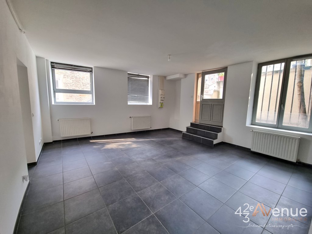 APPARTEMENT T4 A LOUER - ST ETIENNE BAS FAURIEL/PLACE ST ROCH - 70.15 m2 - 600 &euro; charges comprises par mois
