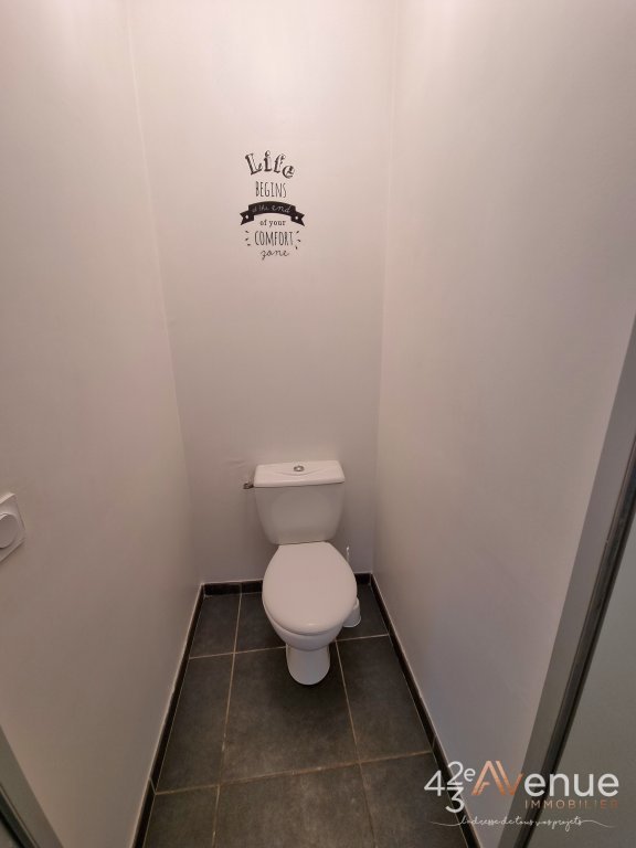 APPARTEMENT T4 A LOUER - ST ETIENNE BAS FAURIEL/PLACE ST ROCH - 70.15 m2 - 600 &euro; charges comprises par mois
