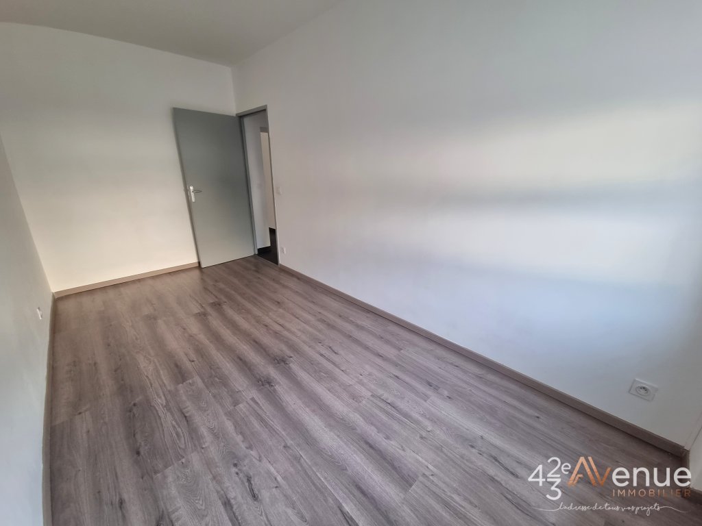 APPARTEMENT T4 A LOUER - ST ETIENNE BAS FAURIEL/PLACE ST ROCH - 70.15 m2 - 600 &euro; charges comprises par mois