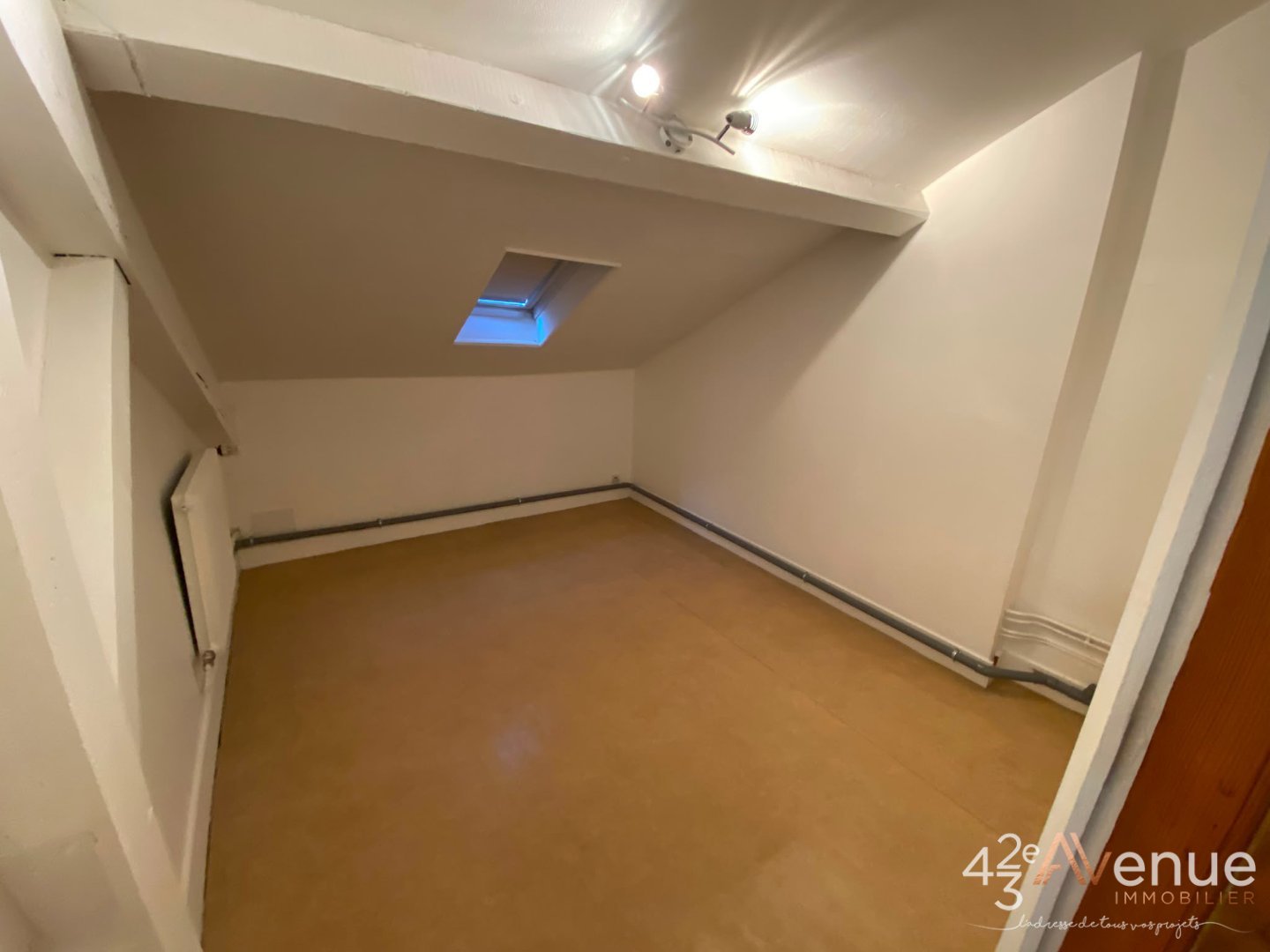 APPARTEMENT T3 A LOUER - ST ETIENNE CENTRE/TREFILERIE - 67 m2 - 600 &euro; charges comprises par mois