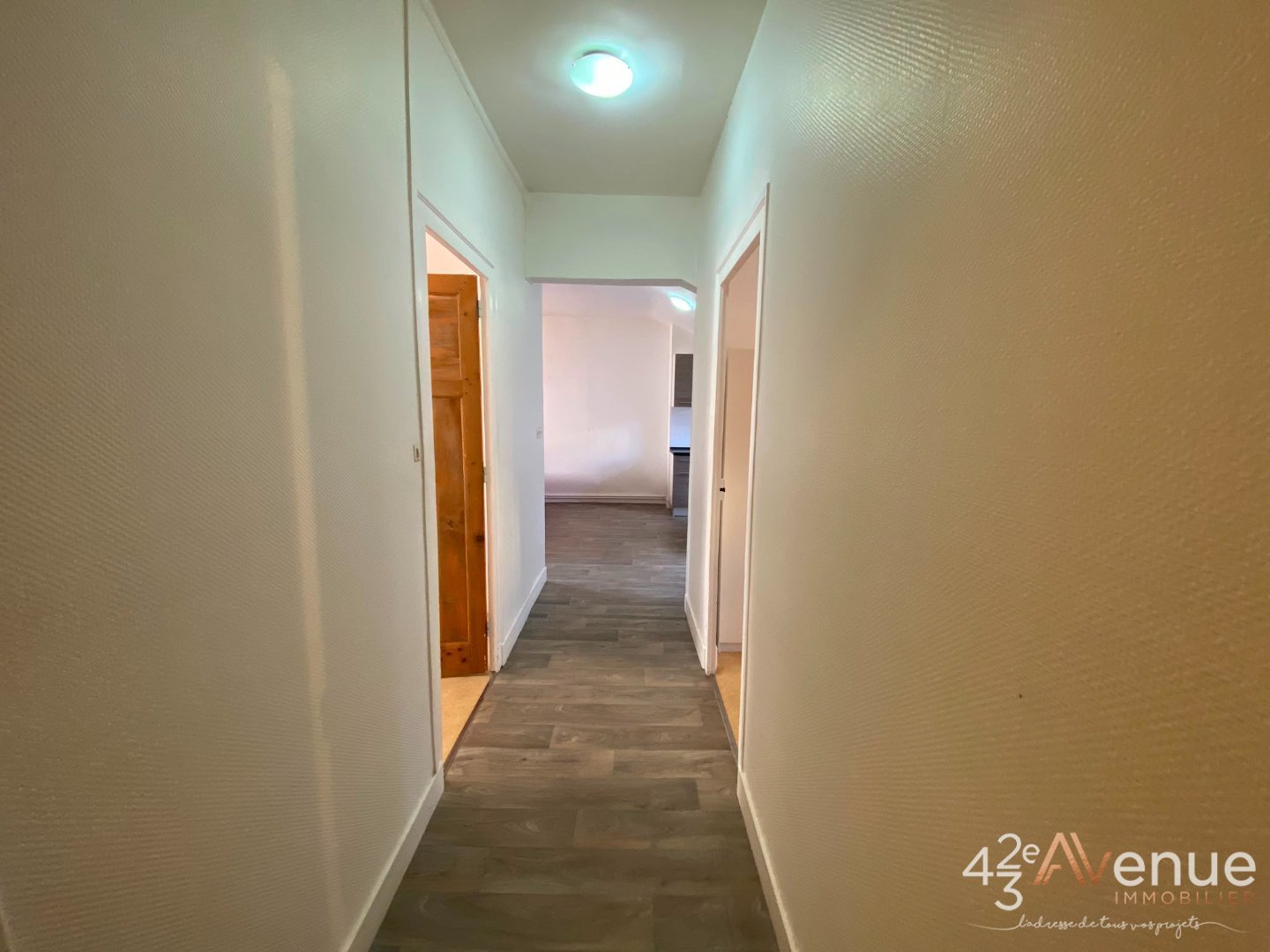 APPARTEMENT T3 A LOUER - ST ETIENNE CENTRE/TREFILERIE - 67 m2 - 600 &euro; charges comprises par mois