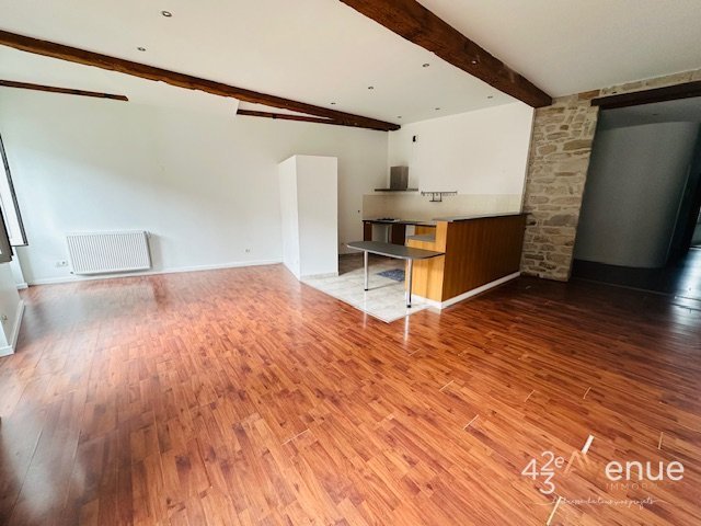 APPARTEMENT T4 A LOUER - ST ETIENNE DES HALLES / LES URSULES - 105.64 m2 - 905€ charges comprises par mois