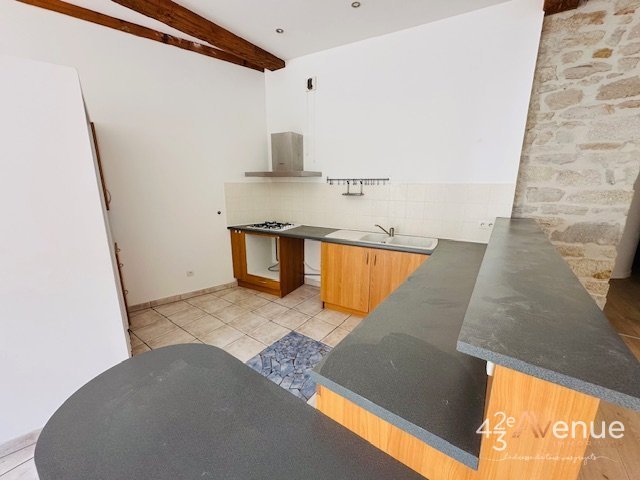 APPARTEMENT T4 A LOUER - ST ETIENNE DES HALLES / LES URSULES - 105.64 m2 - 800€ charges comprises par mois