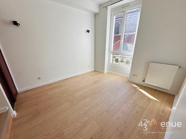 APPARTEMENT T4 A LOUER - ST ETIENNE DES HALLES / LES URSULES - 105.64 m2 - 800€ charges comprises par mois