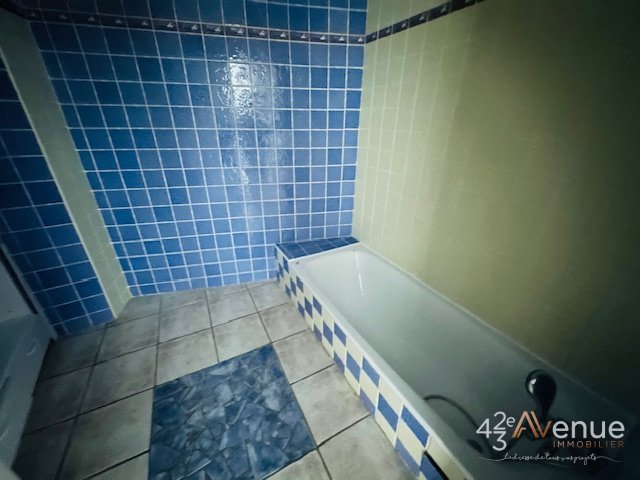 APPARTEMENT T4 A LOUER - ST ETIENNE DES HALLES / LES URSULES - 105.64 m2 - 800€ charges comprises par mois