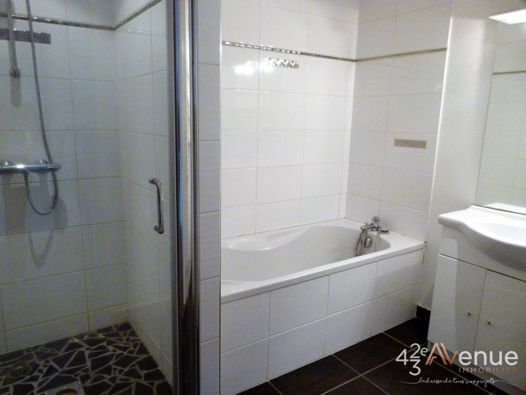 APPARTEMENT T4 - ST ETIENNE FACULTE   CENTRE DEUX - 118 m2 - LOUÉ