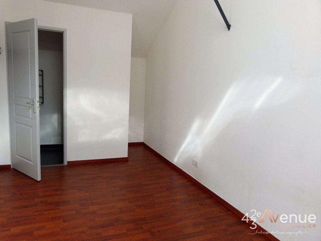 APPARTEMENT T4 - ST ETIENNE FACULTE   CENTRE DEUX - 118 m2 - LOUÉ