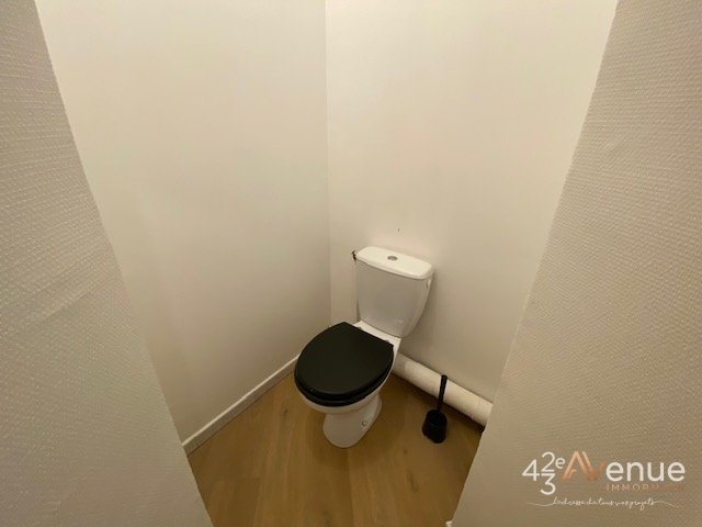 APPARTEMENT T4 - ST ETIENNE FACULTE   CENTRE DEUX - 72.95 m2 - LOU&Eacute;