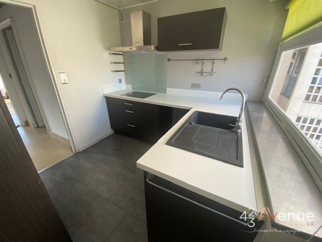 APPARTEMENT T5 - ST ETIENNE FAURIEL - 102.67 m2 - LOU&Eacute;