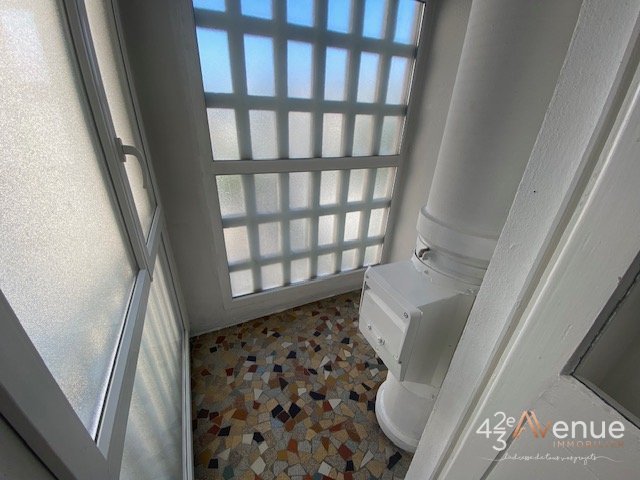 APPARTEMENT T5 - ST ETIENNE FAURIEL - 102.67 m2 - LOU&Eacute;