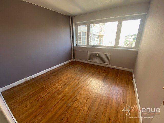 APPARTEMENT T5 - ST ETIENNE FAURIEL - 102.67 m2 - LOU&Eacute;