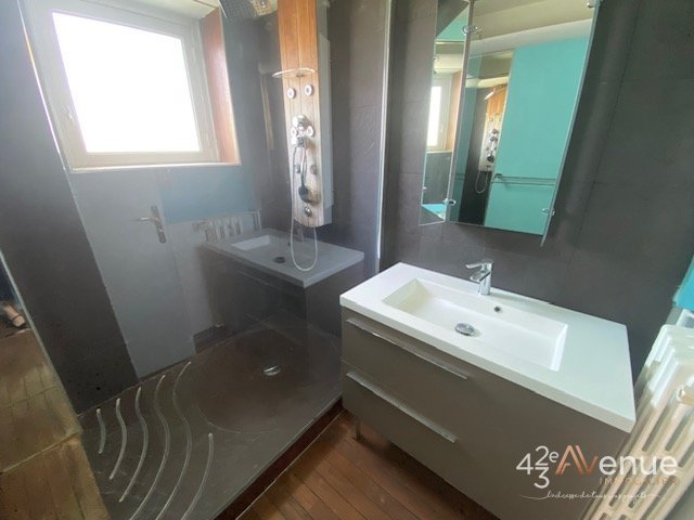 APPARTEMENT T5 - ST ETIENNE FAURIEL - 102.67 m2 - LOU&Eacute;