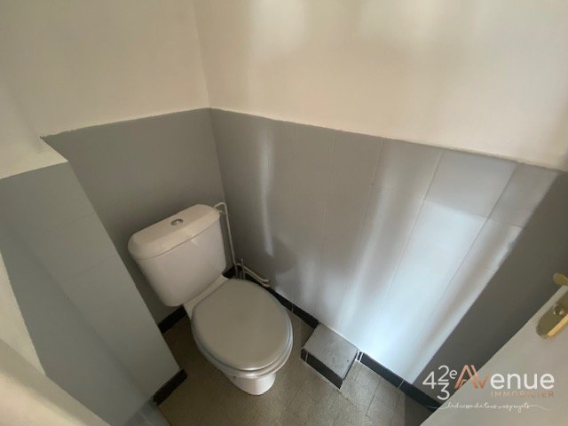 APPARTEMENT T5 - ST ETIENNE FAURIEL - 102.67 m2 - LOU&Eacute;