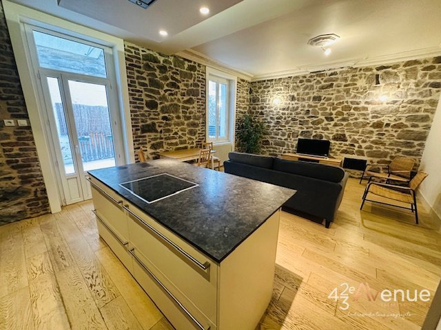 4 Pi�ces Meubl� avec Terrasse A LOUER - ST ETIENNE FAURIEL/ST ROCH - 90.5 m2 - 830�&euro; charges comprises par mois