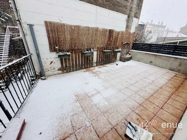 4 Pi�ces Meubl� avec Terrasse A LOUER - ST ETIENNE FAURIEL/ST ROCH - 90.5 m2 - 830�&euro; charges comprises par mois