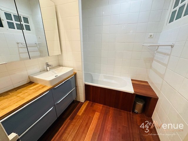 4 Pi�ces Meubl� avec Terrasse A LOUER - ST ETIENNE FAURIEL/ST ROCH - 90.5 m2 - 830�&euro; charges comprises par mois