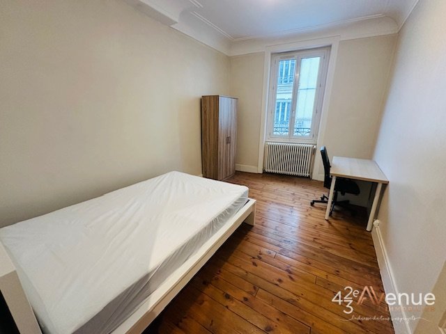 4 Pi�ces Meubl� avec Terrasse A LOUER - ST ETIENNE FAURIEL/ST ROCH - 90.5 m2 - 830�&euro; charges comprises par mois