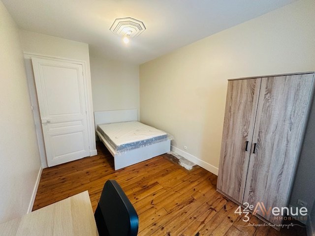 4 Pi�ces Meubl� avec Terrasse A LOUER - ST ETIENNE FAURIEL/ST ROCH - 90.5 m2 - 830�&euro; charges comprises par mois