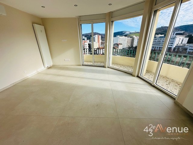 APPARTEMENT T4 A LOUER - ST ETIENNE PLACE BELLEVUE - 88.39 m2 - 1�000�&euro; charges comprises par mois