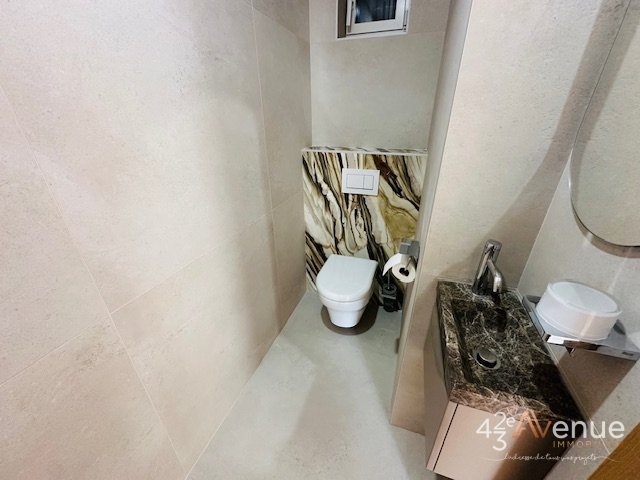 APPARTEMENT T4 A LOUER - ST ETIENNE PLACE BELLEVUE - 88.39 m2 - 1�000�&euro; charges comprises par mois