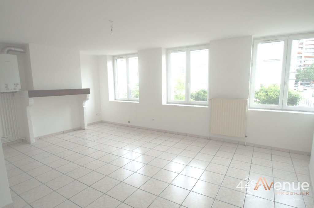 APPARTEMENT T4 A LOUER - ST ETIENNE ST ROCH/BAS FAURIEL - 67.93 m2 - 491�&euro; charges comprises par mois