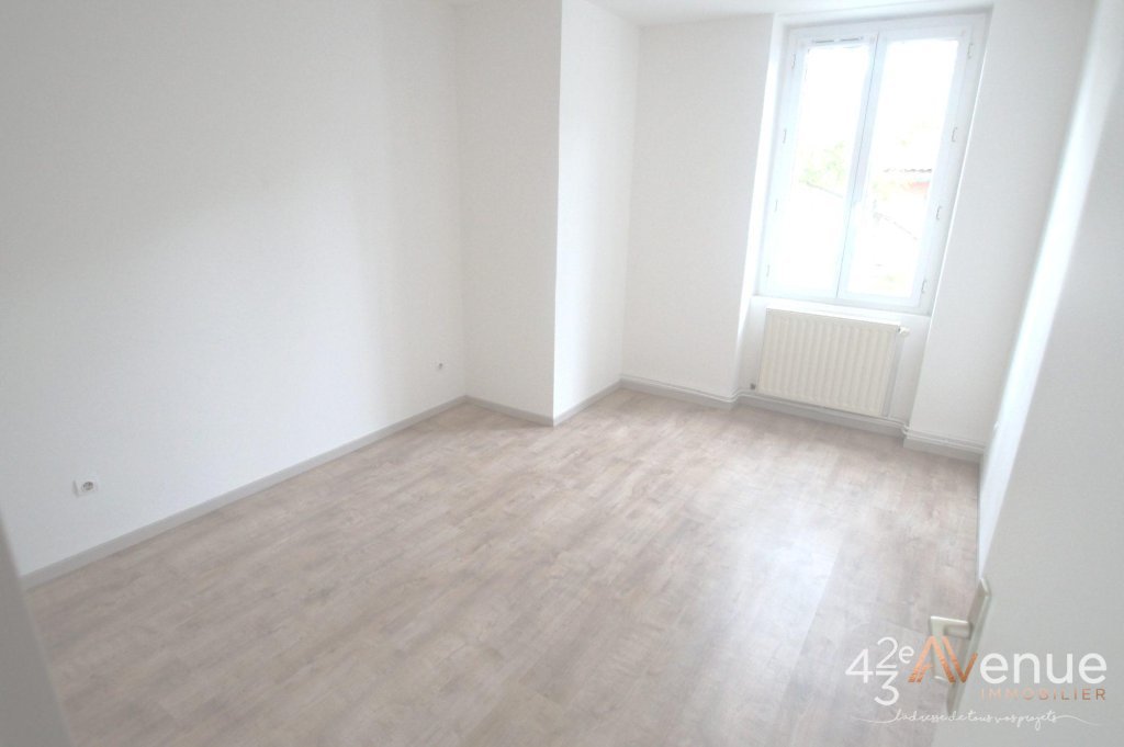 APPARTEMENT T4 A LOUER - ST ETIENNE ST ROCH/BAS FAURIEL - 67.93 m2 - 491�&euro; charges comprises par mois