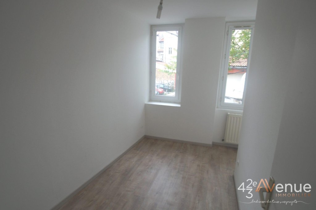 APPARTEMENT T4 A LOUER - ST ETIENNE ST ROCH/BAS FAURIEL - 67.93 m2 - 491�&euro; charges comprises par mois