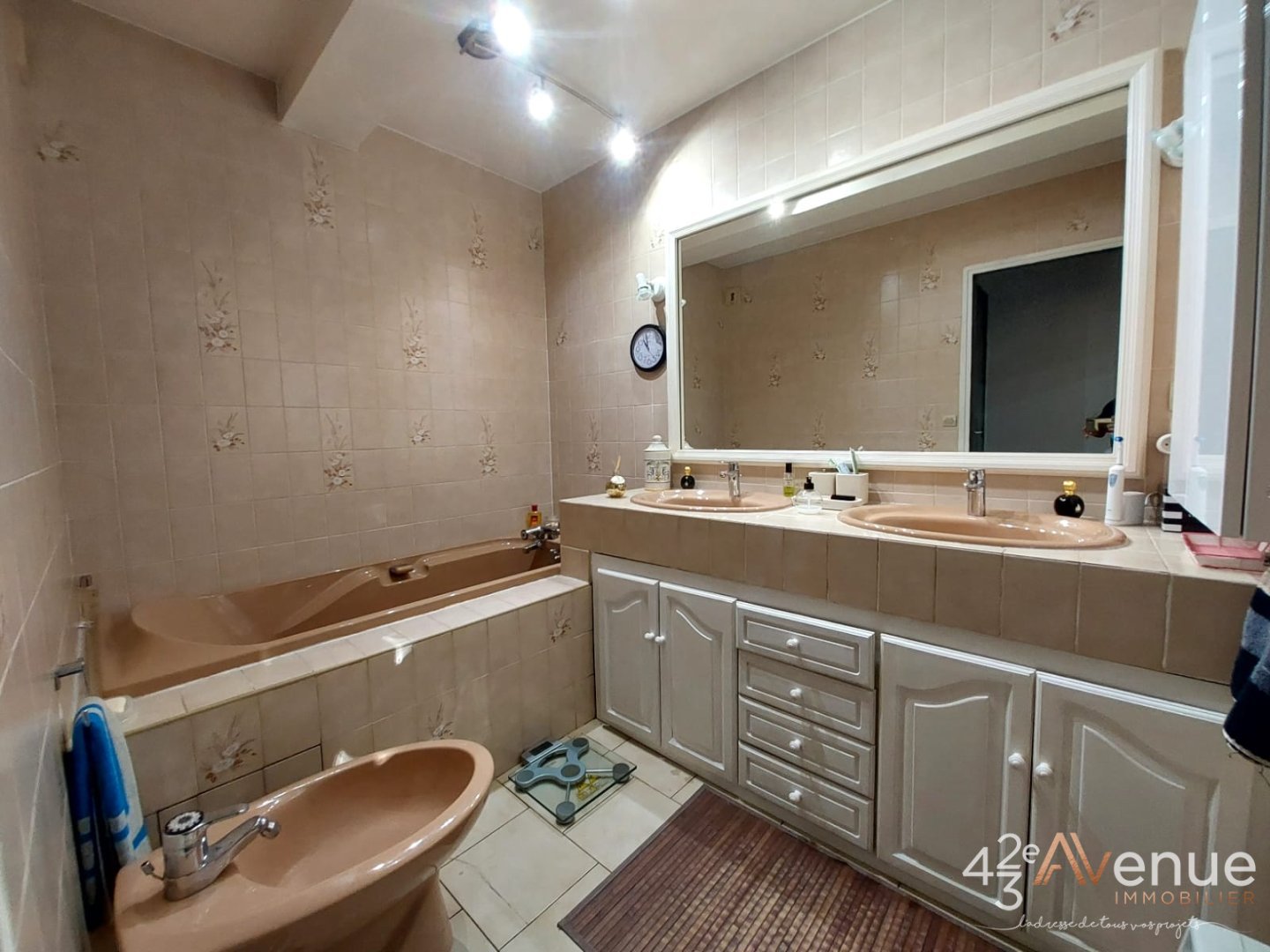 APPARTEMENT T4 A VENDRE - LA RICAMARIE - 107 m2 - 100000€