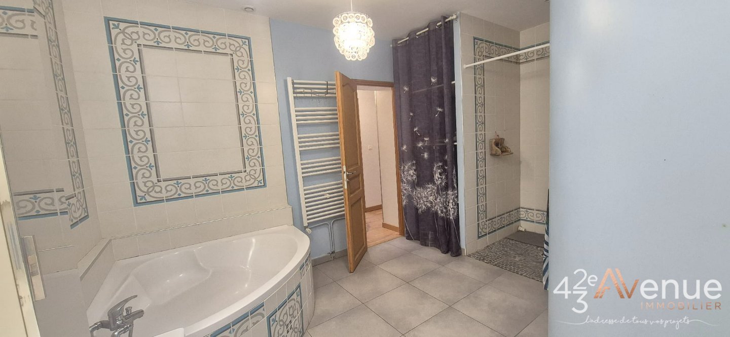 APPARTEMENT T4 A VENDRE - LA RICAMARIE - 122.61 m2 - 110 000 &euro;