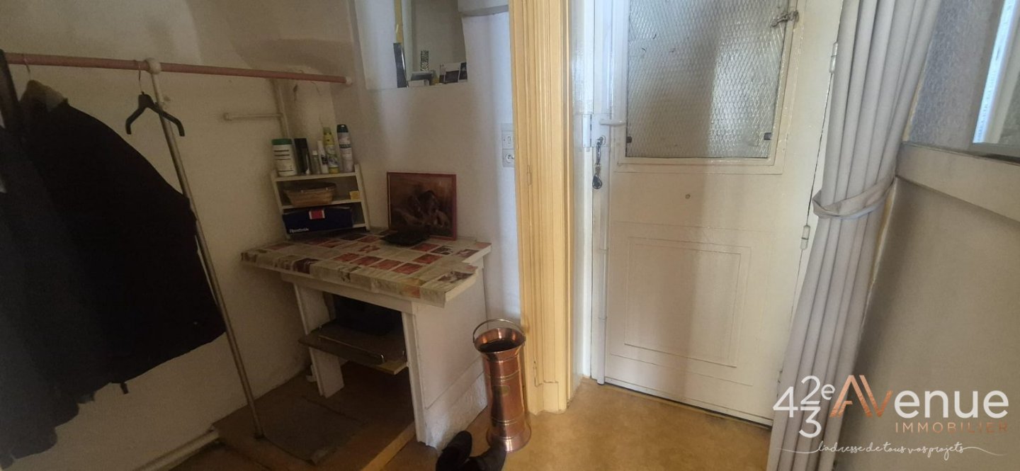 APPARTEMENT T4 A VENDRE - LE CHAMBON FEUGEROLLES - 117 m2 - 69 900 &euro;