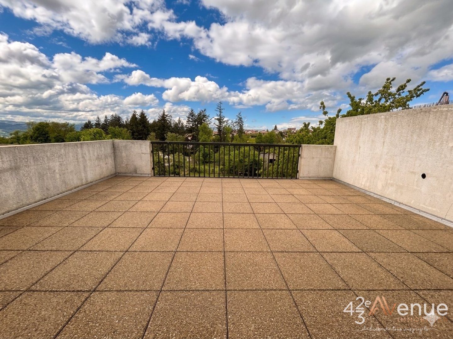 Appartement avec terrasse et garage! A VENDRE - MONISTROL SUR LOIRE - 107.2 m2 - 241 500 &euro;