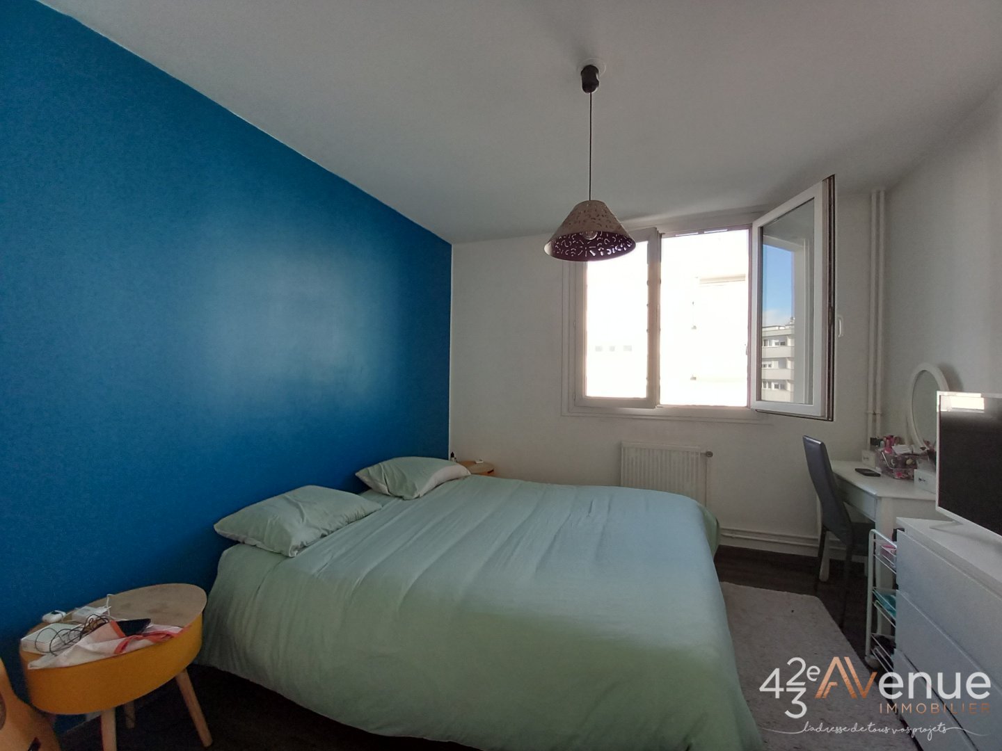 APPARTEMENT T4 AVEC TERRASSE - RIVE DE GIER - 79.31 m2 - 120 000 €