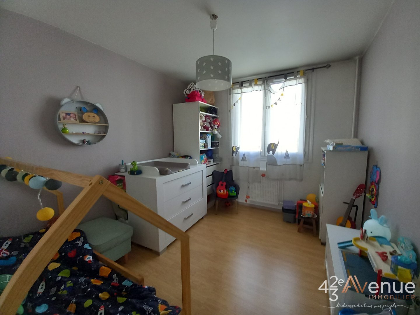 APPARTEMENT T4 AVEC TERRASSE - RIVE DE GIER - 79.31 m2 - 120 000 €