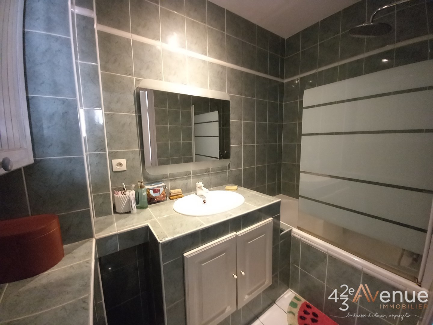 APPARTEMENT T4 AVEC TERRASSE A VENDRE - RIVE DE GIER - 79.31 m2 - 120 000 €