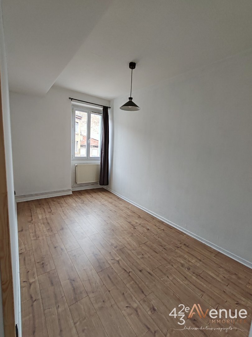 APPARTEMENT T4 A VENDRE - RIVE DE GIER - 90 m2 - 118�000�&euro;