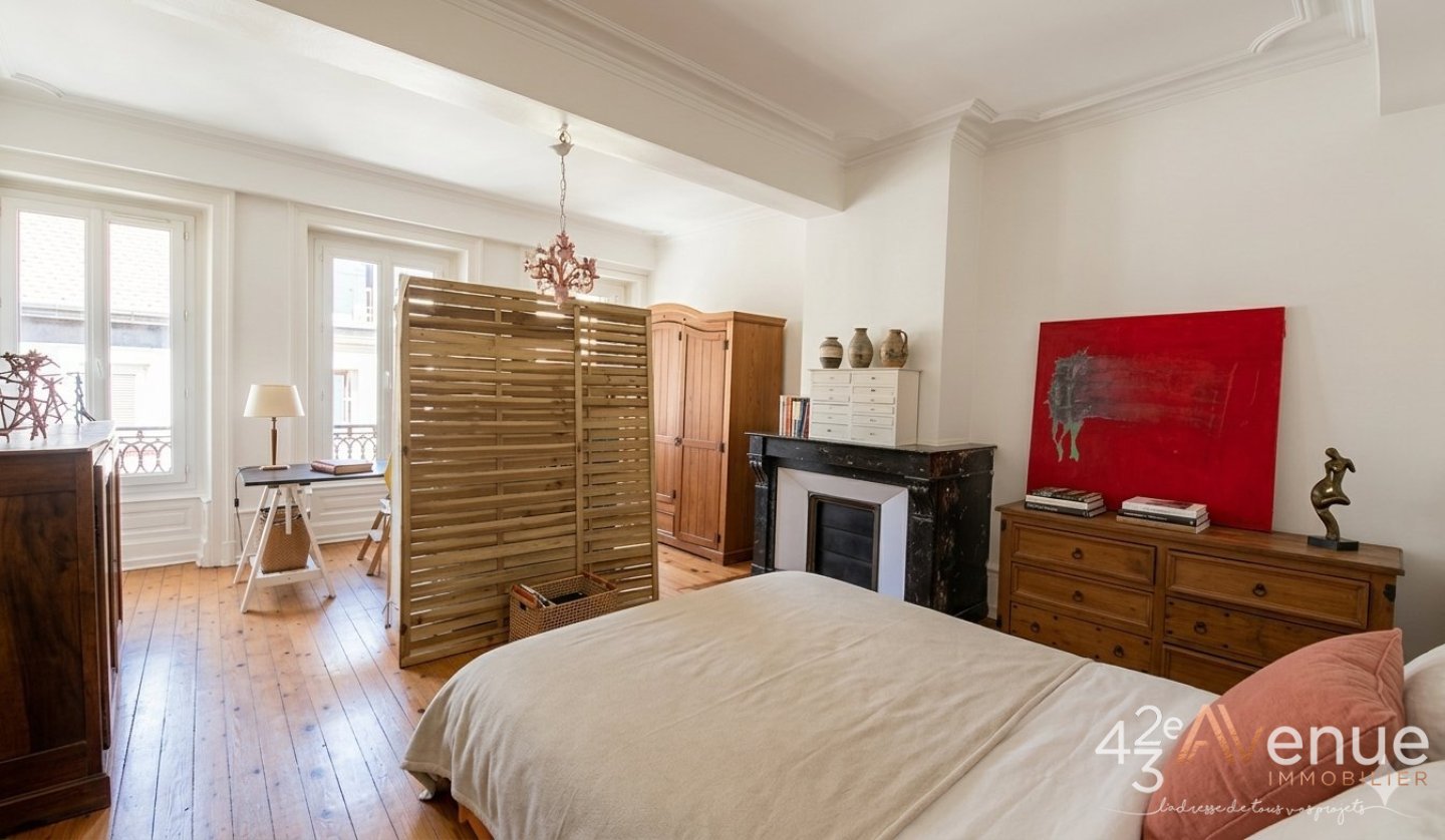 Appartement bourgeois T4 avec balcon A VENDRE - RIVE DE GIER - 116 m2 - 159�000�&euro;