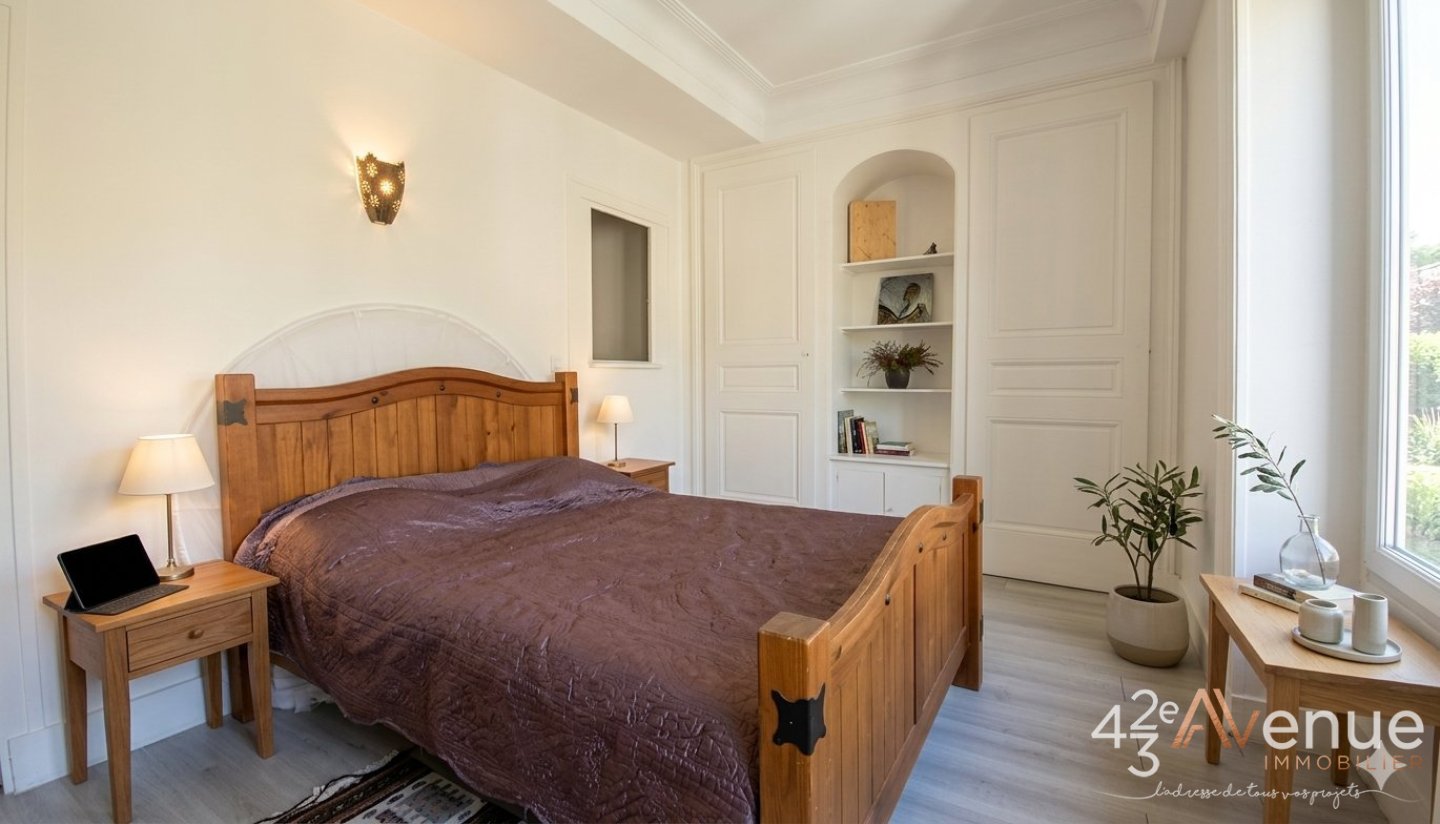 Appartement bourgeois T4 avec balcon A VENDRE - RIVE DE GIER - 116 m2 - 159�000�&euro;