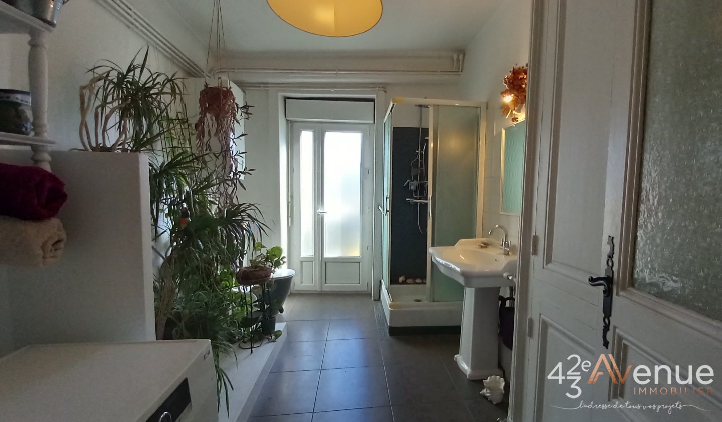 Appartement bourgeois T4 avec balcon A VENDRE - RIVE DE GIER - 116 m2 - 159�000�&euro;