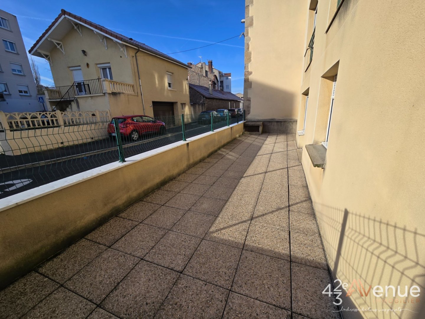 APPARTEMENT T4 - ROCHE LA MOLIERE - 78.68 m2 - 118000€