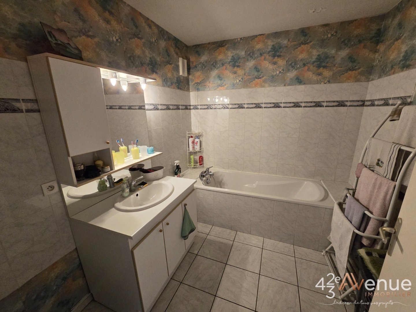 APPARTEMENT T4 - ROCHE LA MOLIERE - 78.68 m2 - 118000€