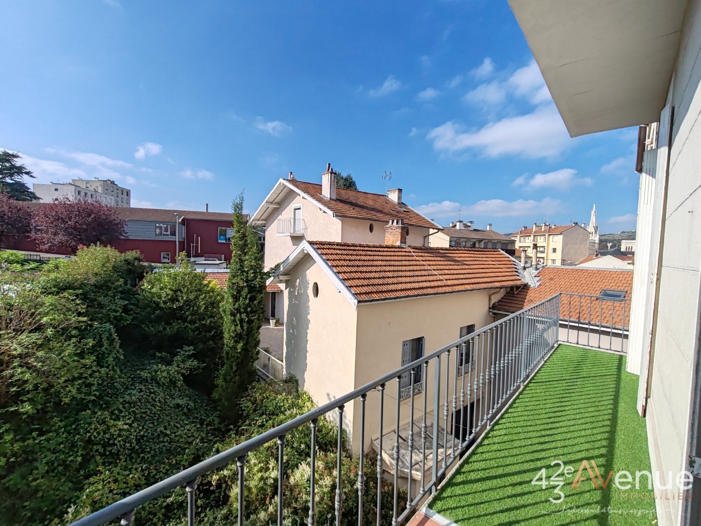APPARTEMENT T4 A VENDRE - ST CHAMOND - 99 m2 - 196 000 €
