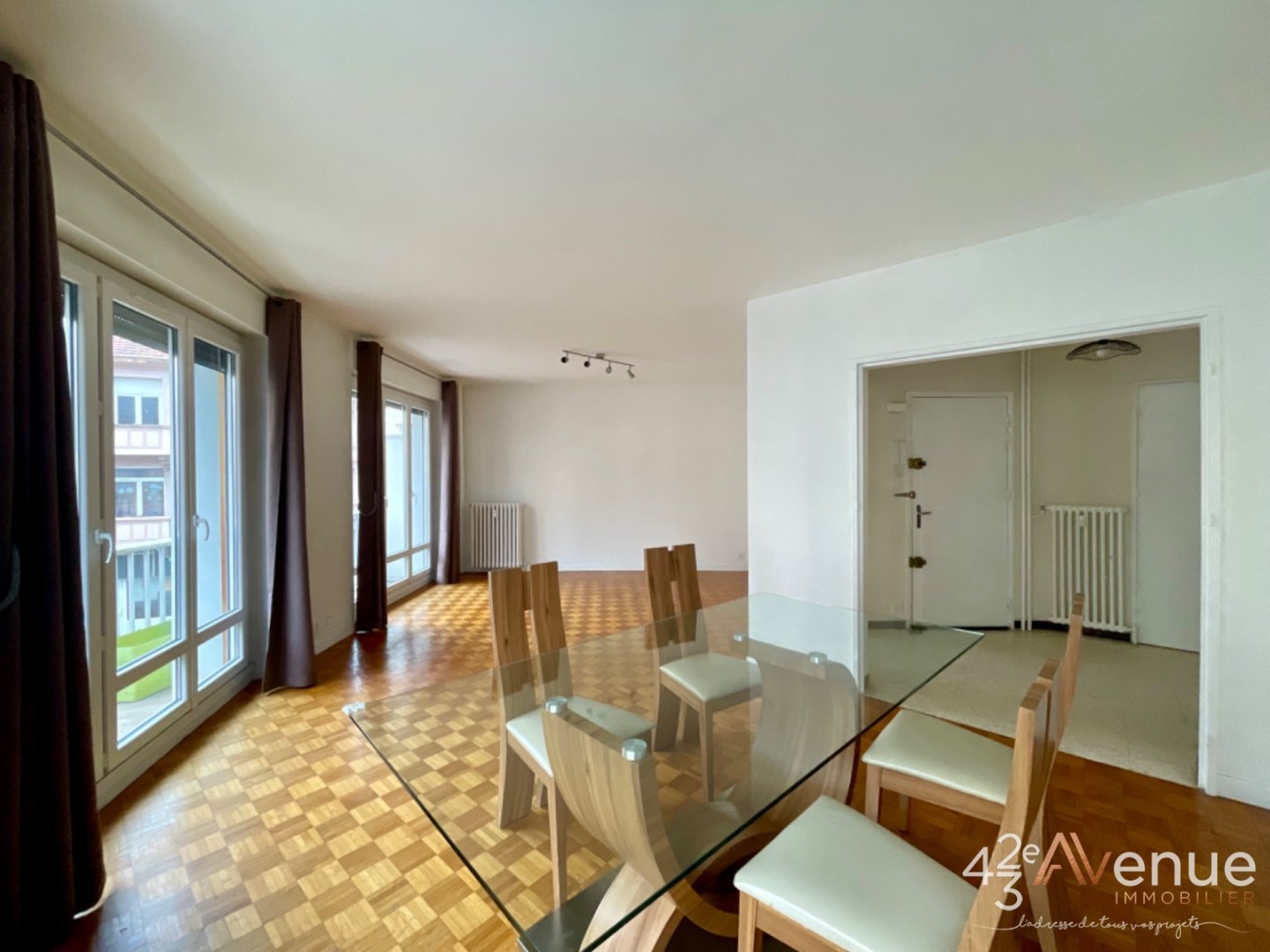 Appartement aux beaux volumes Centre Ville A VENDRE - ST CHAMOND - 94.9 m2 - 115000€
