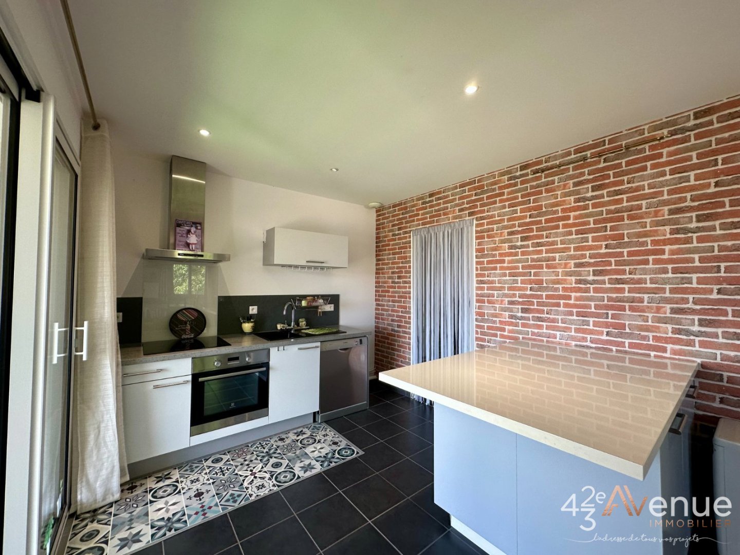APPARTEMENT T4 A VENDRE - ST CYPRIEN - 80.35 m2 - 195 000 &euro;