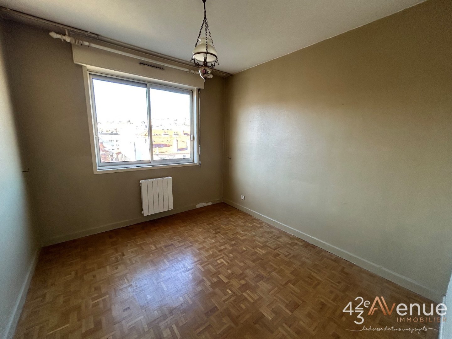 APPARTEMENT T4 A VENDRE - ST ETIENNE BADOUILLERE - 92 m2 - 130�000�&euro;